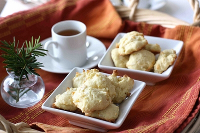 tea and cookies 400x266