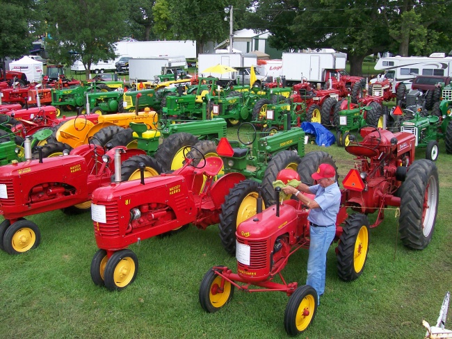 AntiqueTractors